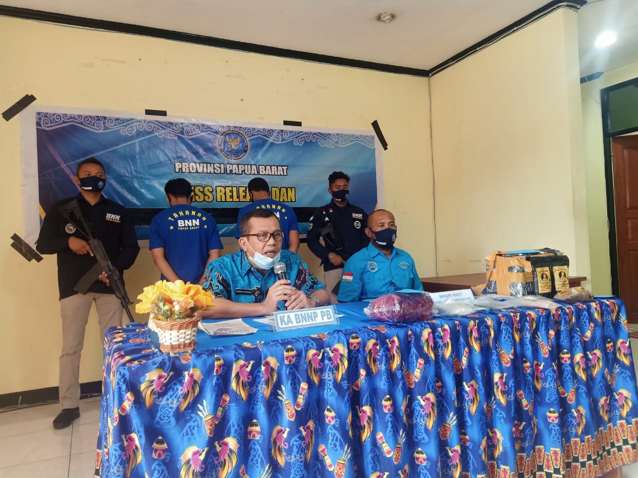 BNN Papua Barat kembali Mengungkap Jaringan Narkotika dari Lampung BNN Papua Barat kembali Mengungkap Jaringan Narkotika dari Lampung