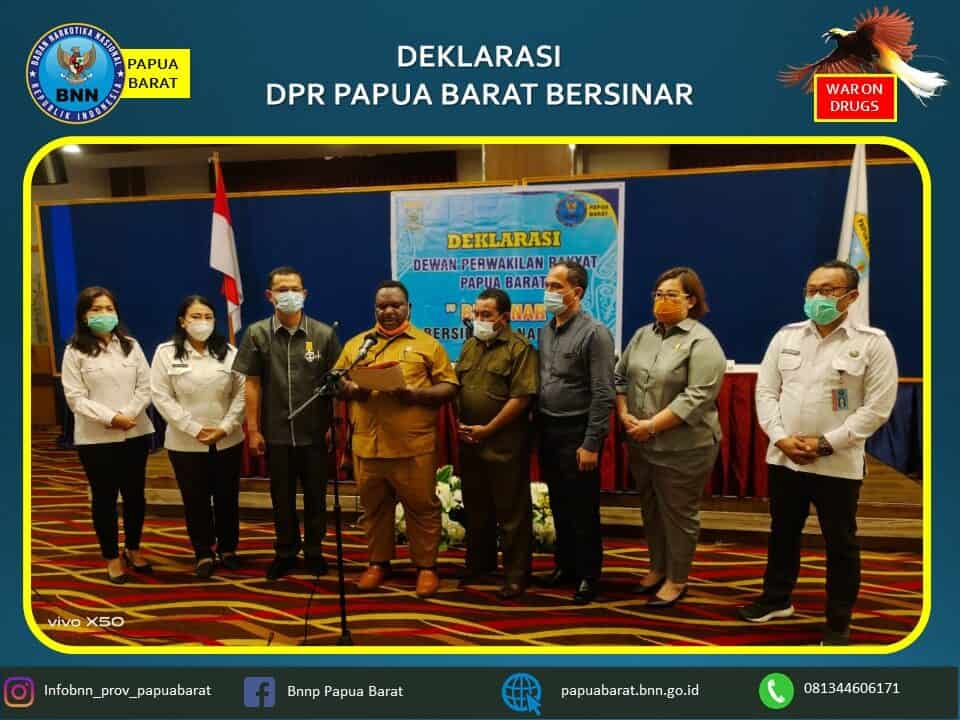 DPR PAPUA BARAT DEKLARASIKAN BERSINAR (BERSIH DARI NARKOBA) DPR PAPUA BARAT DEKLARASIKAN BERSINAR (BERSIH DARI NARKOBA)
