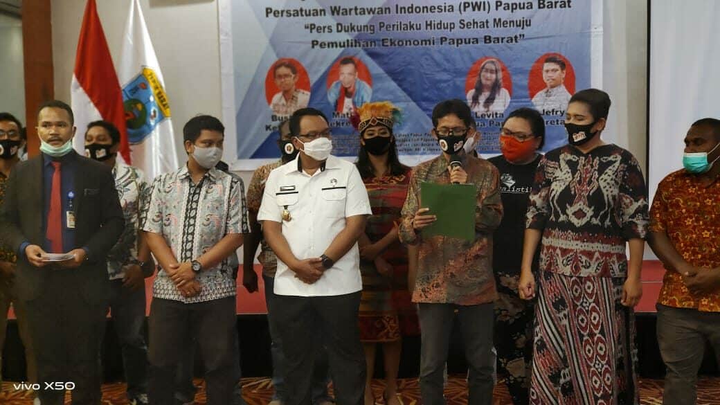 PWI PAPUA BARAT DEKLARASIKAN BERSIH NARKOBA PWI PAPUA BARAT DEKLARASIKAN BERSIH NARKOBA