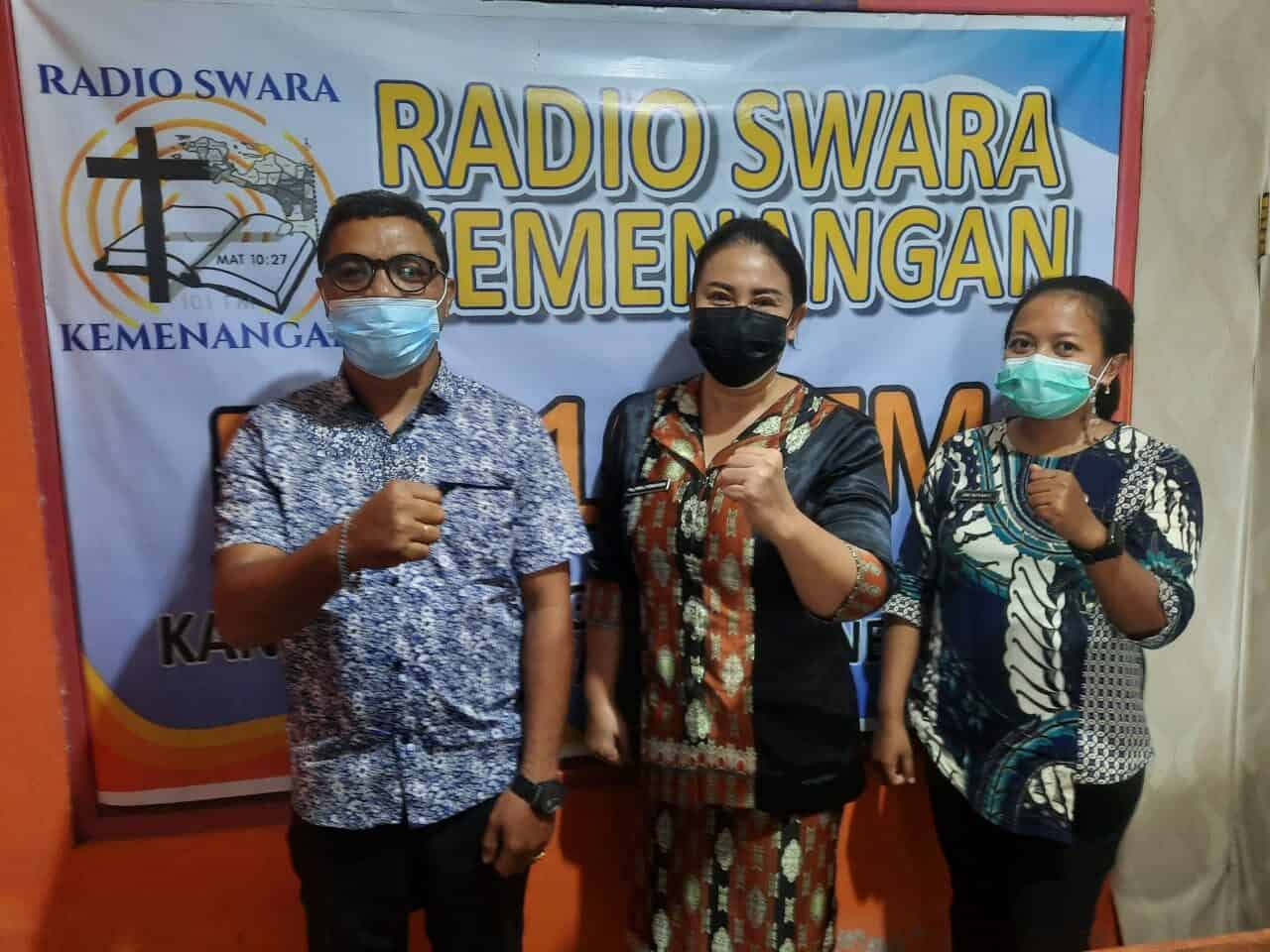 BNN Lakukan Sosialisasi Bersama Radio Suara Kemenangan Tentang Ketahanan Keluarga Menuju Papua Barat Bersinar BNN Lakukan Sosialisasi Bersama Radio Suara Kemenangan Tentang Ketahanan Keluarga Menuju Papua Barat Bersinar