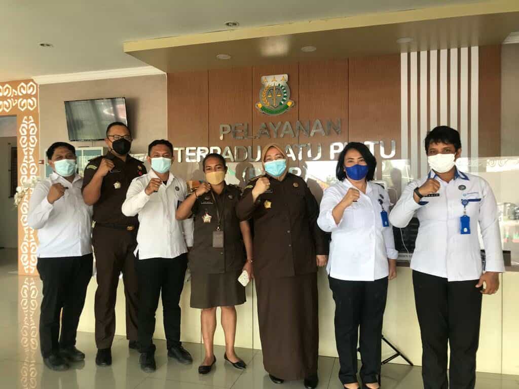 BNN Lakukan Screning test urine bagi pegawai Kejaksaan Tinggi Papua Barat BNN Lakukan Screning test urine bagi pegawai Kejaksaan Tinggi Papua Barat