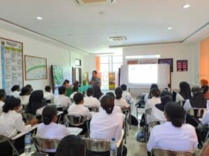 Sosialisasi dan Tes Urine bagi Calon Mahasiswa Poltekes Kemenkes Sorong