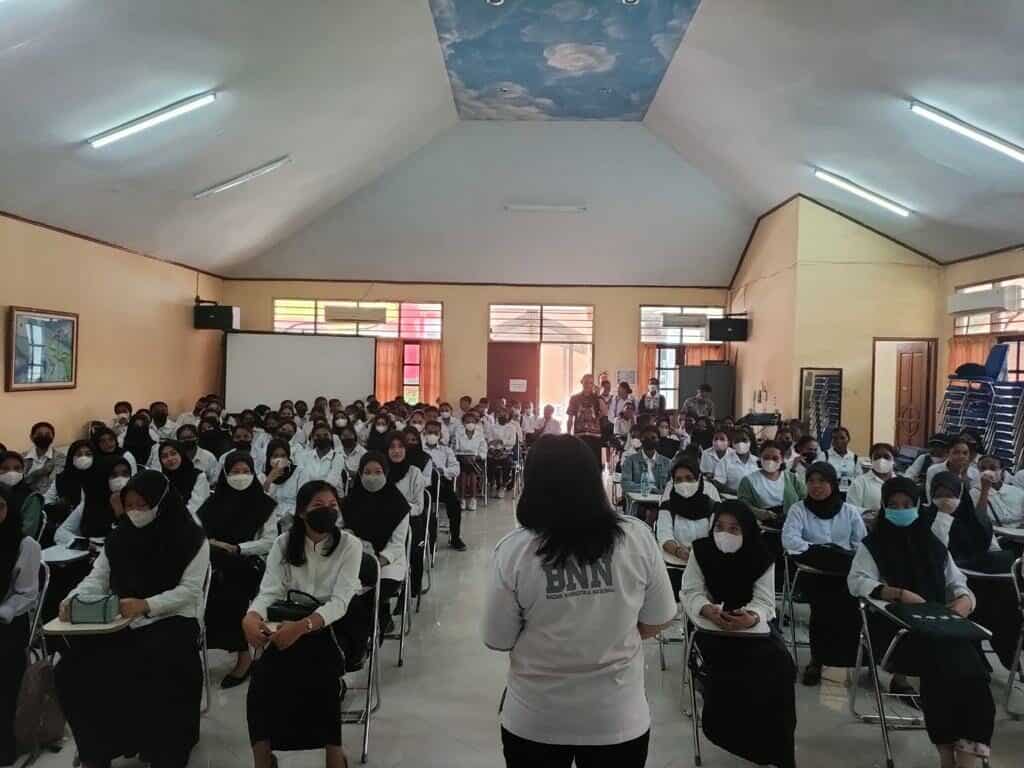 Sosialisasi dan Tes Urine bagi Calon Mahasiswa Poltekes Kemenkes Sorong