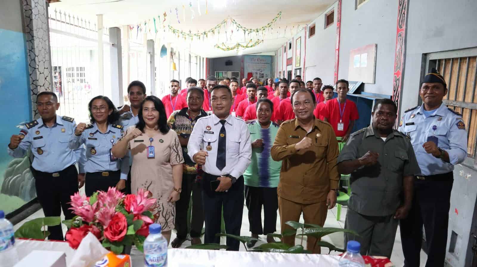 Pelatihan Pembinaan Kemandirian Bersetifikat Rajut Noken dan Pembuatan Mie Bagi Warga Binaan Pemasyarakatan Lembaga Pemasyarakatan Kelas II B Manokwari Pelatihan Pembinaan Kemandirian Bersetifikat Rajut Noken dan Pembuatan Mie Bagi Warga Binaan Pemasyarakatan Lembaga Pemasyarakatan Kelas II B Manokwari