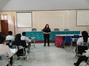 Sosialisasi dan Tes Urine Bagi Calon Mahasiswa dan Mahasiswi Poltekes Kemenkes Sorong