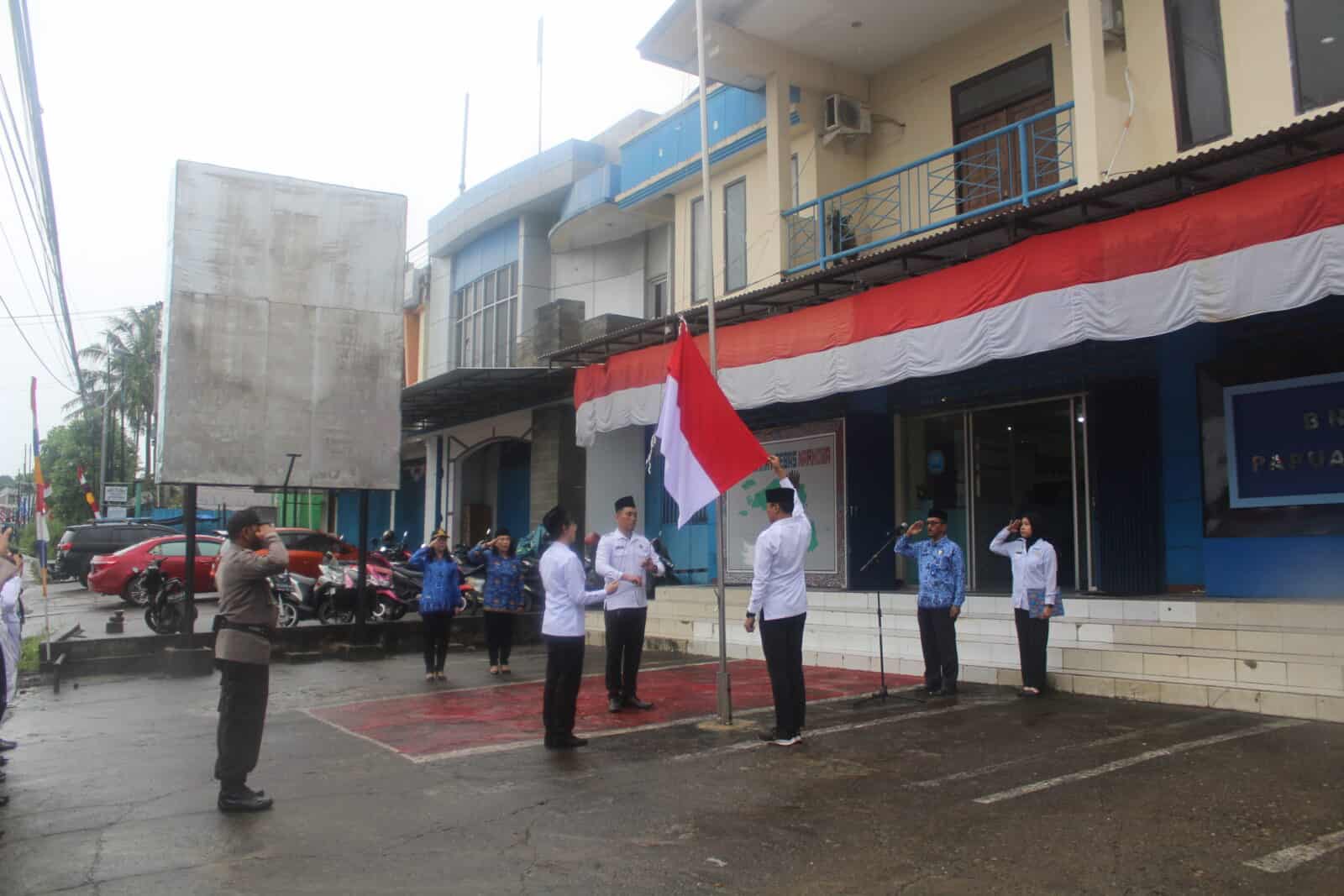 Upacara Memperingati HUT Ke-78 Kemerdekaan Republik Indonesia di Kantor BNNP Papua Barat Upacara Memperingati HUT Ke-78 Kemerdekaan Republik Indonesia di Kantor BNNP Papua Barat