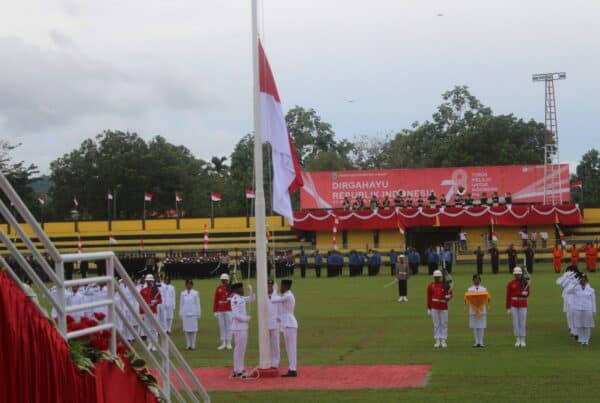 Upacara Penurunan Bendera Merah Putih (Aubade) Upacara Penurunan Bendera Merah Putih (Aubade)