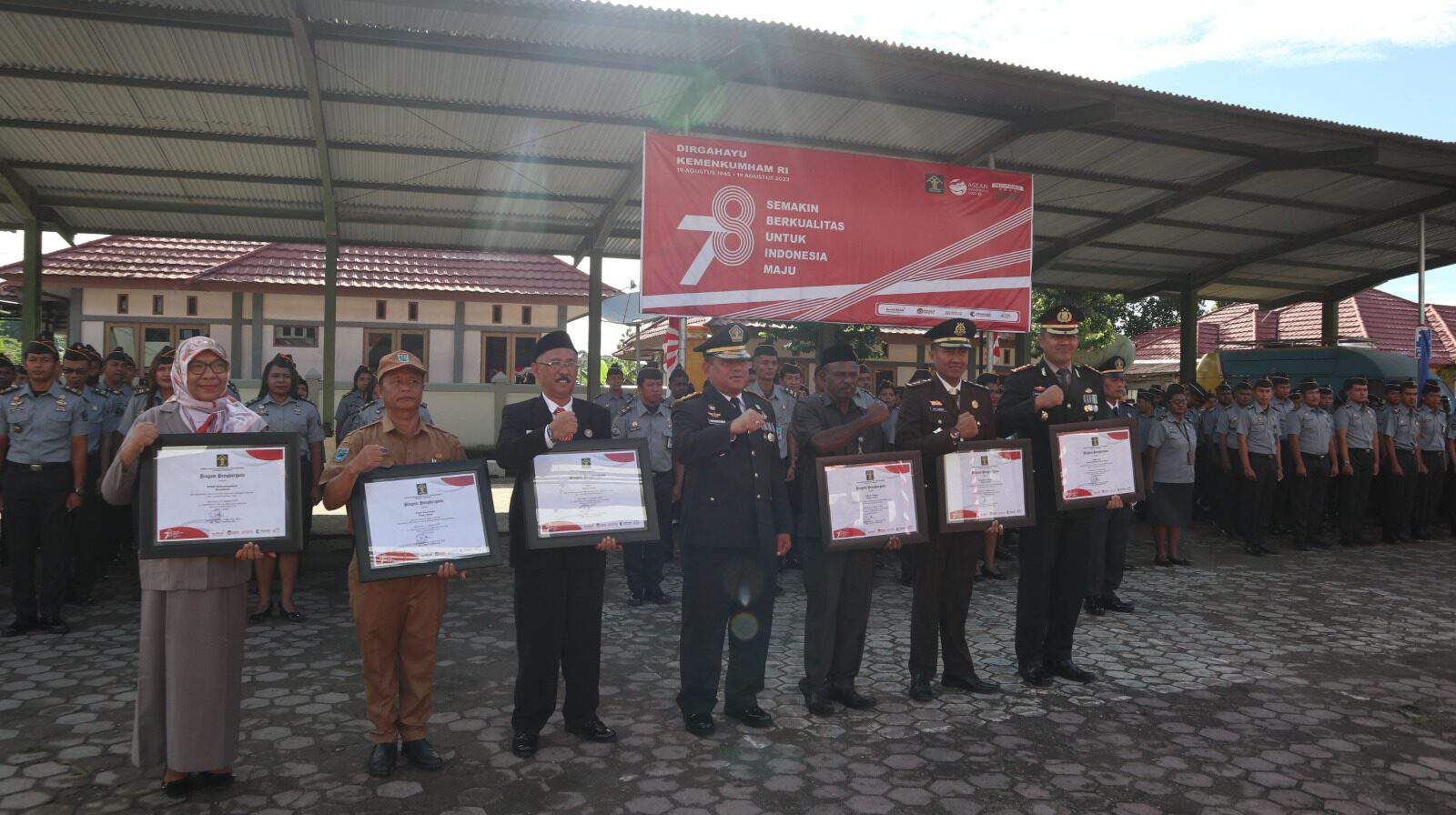 Hadiri Upacara Hari Kemenkumham ke-78, BNNP Papua Barat terima 2 Piagam Penghargaan dari Kemenkumham Papua Barat