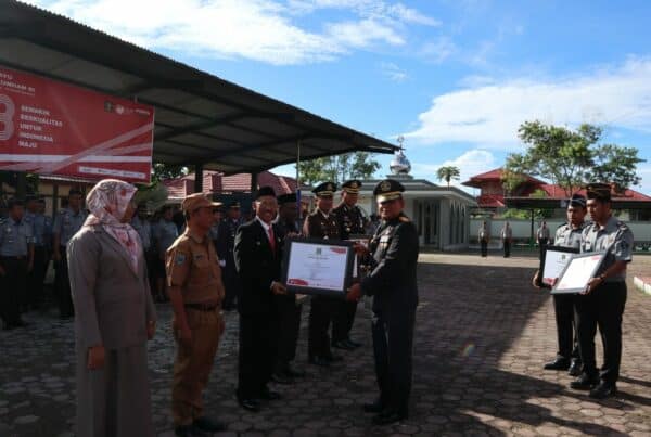 Hadiri Upacara Hari Kemenkumham ke-78, BNNP Papua Barat terima 2 Piagam Penghargaan dari Kemenkumham Papua Barat Hadiri Upacara Hari Kemenkumham ke-78, BNNP Papua Barat terima 2 Piagam Penghargaan dari Kemenkumham Papua Barat