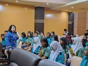 Sosialisasi Bahaya Narkoba bagi Para Peserta Kegiatan Pengukuhan Forum Anak Daerah (FAD) Kabupaten Manokwari Sosialisasi Bahaya Narkoba bagi Para Peserta Kegiatan Pengukuhan Forum Anak Daerah (FAD) Kabupaten Manokwari