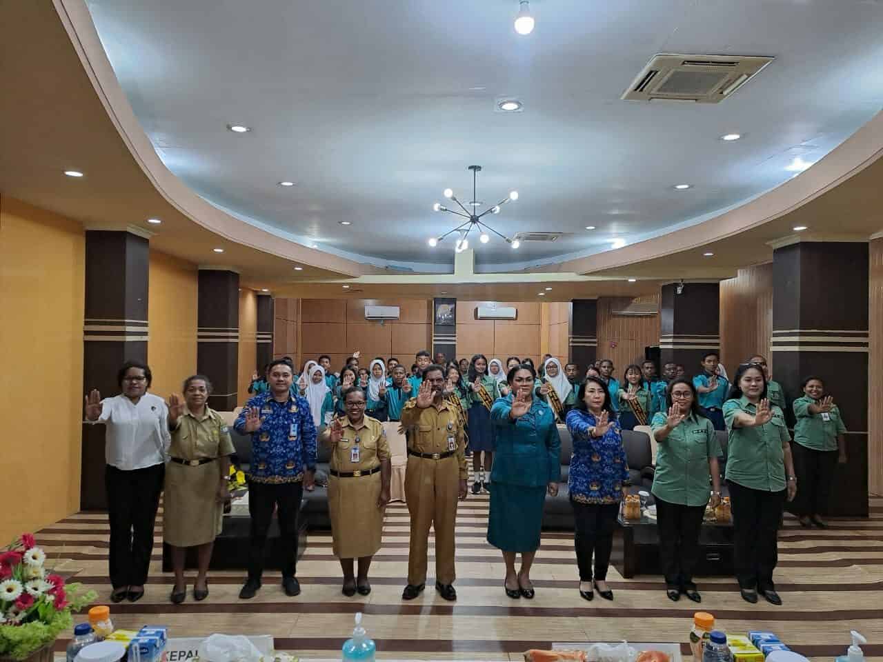 Sosialisasi Bahaya Narkoba bagi Para Peserta Kegiatan Pengukuhan Forum Anak Daerah (FAD) Kabupaten Manokwari