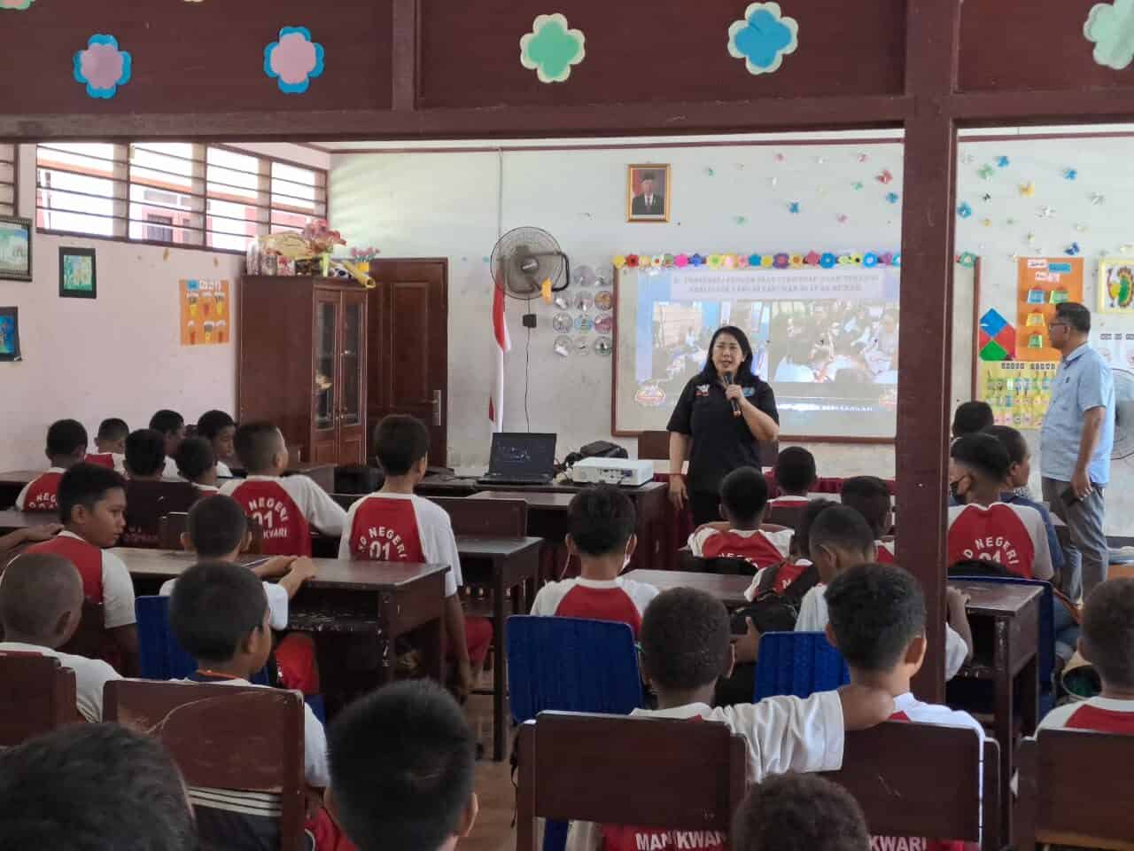 Sosialisasi Bahaya Penyalahgunaan Narkotika bagi Pelajar dan Orang tua murid SD N 1 Manokwari