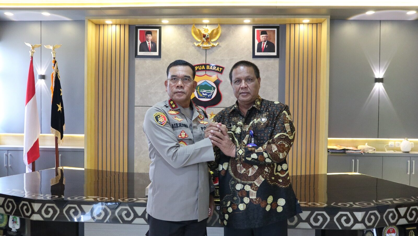 Kepala BNNP Papua Barat Sambangi Polda Papua Barat Jalin Sinergitas dalam P4GN Kepala BNNP Papua Barat Sambangi Polda Papua Barat Jalin Sinergitas dalam P4GN