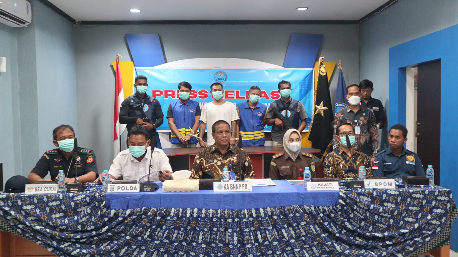 Press Release Pengungkapan Kasus dan Pemusnahan Barang Bukti Narkotika Press Release Pengungkapan Kasus dan Pemusnahan Barang Bukti Narkotika