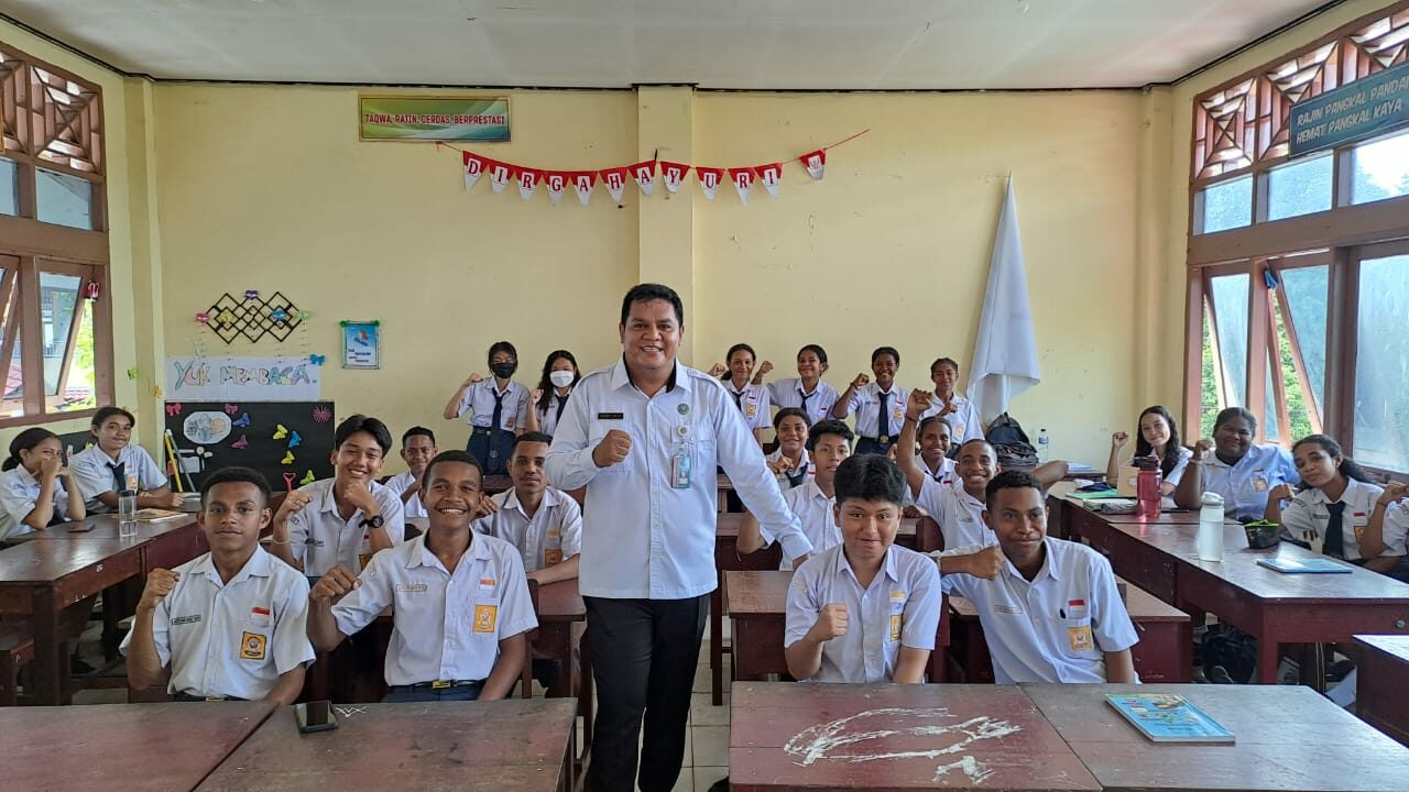 BNNP Papua Barat Goes To School SMPN 1 Manokwari, Berikan Penguatan Anti Narkoba BNNP Papua Barat Goes To School SMPN 1 Manokwari, Berikan Penguatan Anti Narkoba