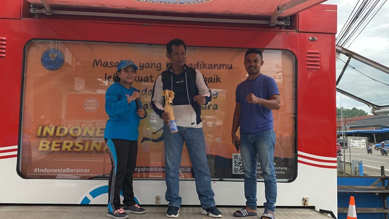 Sosialisasi Komunikasi Informasi dan Edukasi P4GN melalui Senam Bersinar BNNP Papua Barat