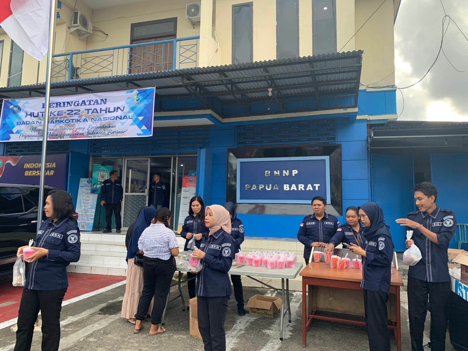 HUT BNN KE-22, BNNP PAPUA BARAT BERBAGI TAKJIL HUT BNN KE-22, BNNP PAPUA BARAT BERBAGI TAKJIL