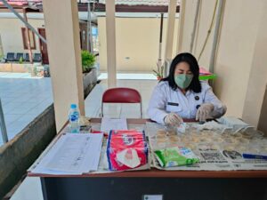 Wujudkan Papua Barat Daya Bersinar, BNNP Papua Barat Laksanakan Sosialisasi P4GN dan Pemeriksaan Urine di Pengadilan Negeri Sorong Wujudkan Papua Barat Daya Bersinar, BNNP Papua Barat Laksanakan Sosialisasi P4GN dan Pemeriksaan Urine di Pengadilan Negeri Sorong
