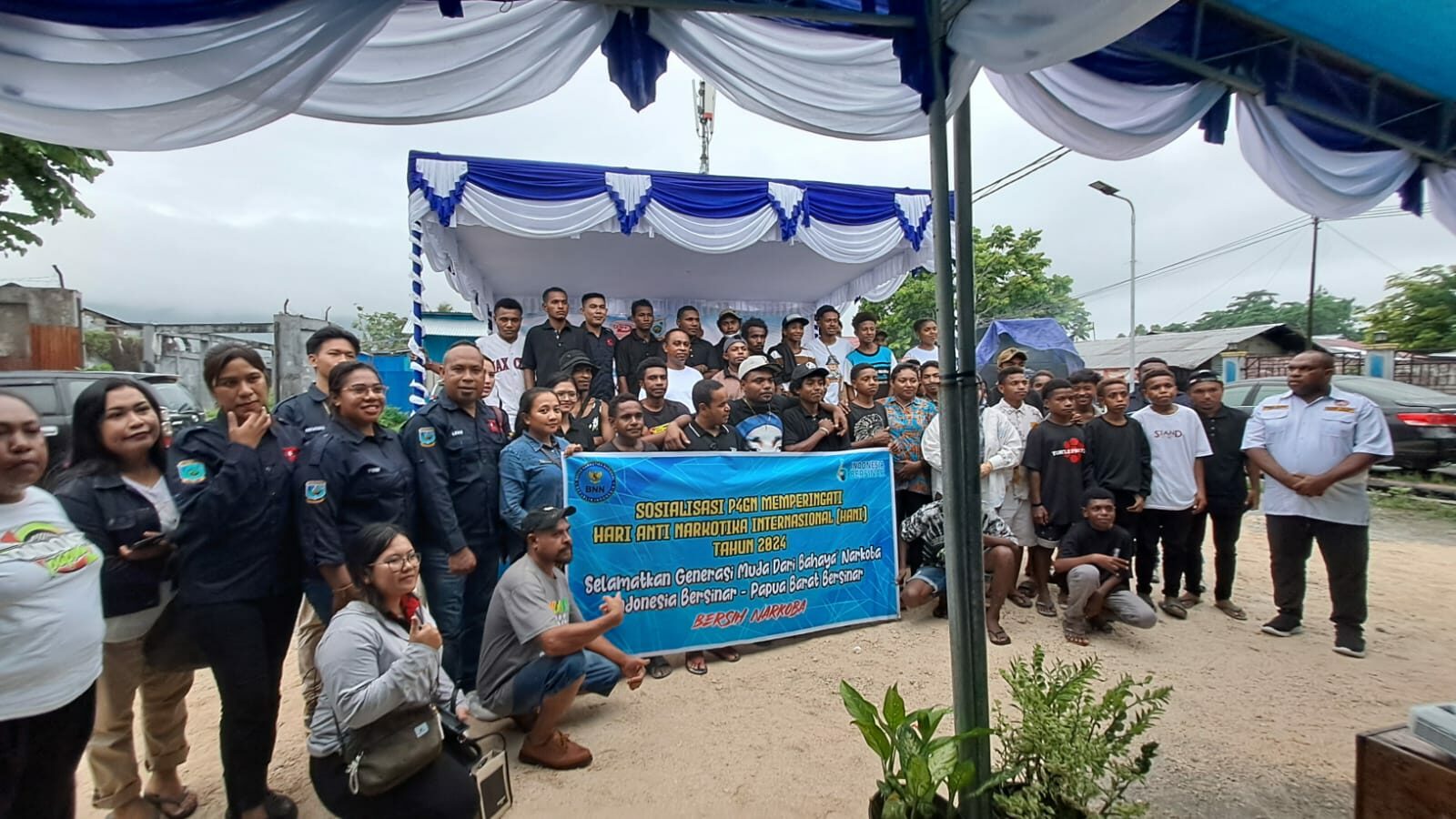 Sambut Peringatan HANI Tahun 2024, BNNP Papua Barat Melaksanakan Sosialisasi P4GN Bersama Yayasan Rumah Generasi Dahsyat Papua Barat Sambut Peringatan HANI Tahun 2024, BNNP Papua Barat Melaksanakan Sosialisasi P4GN Bersama Yayasan Rumah Generasi Dahsyat Papua Barat