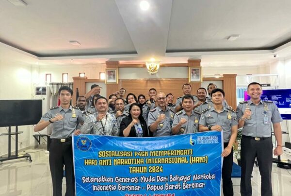 Dalam Rangka Pra HANI, BNNP Papua Barat Melaksanakan Sosialisasi P4GN dan Screening Test Urine Di Kantor Imigrasi Manokwari