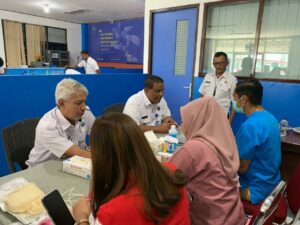 Dalam Rangka Pra HANI 2024, BNNP Papua Barat Melaksanakan Kegiatan Donor Darah Bagi Seluruh Pegawai