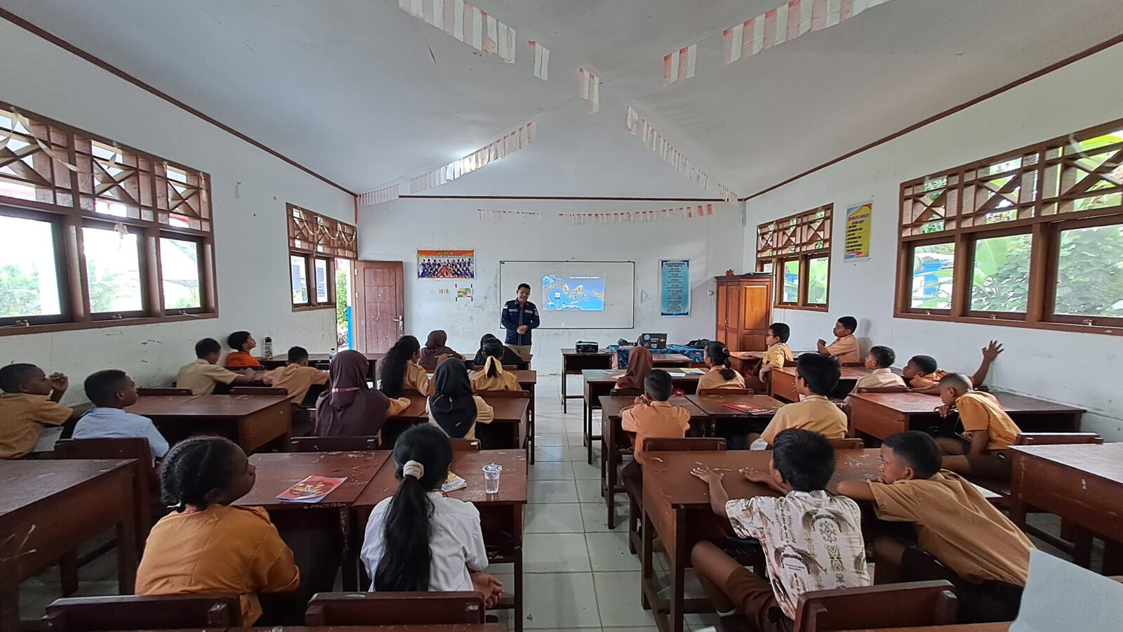 Sosialisasi P4GN Pada Kegiatan MPLS SMPN 27 Manokwari Sosialisasi P4GN Pada Kegiatan MPLS SMPN 27 Manokwari