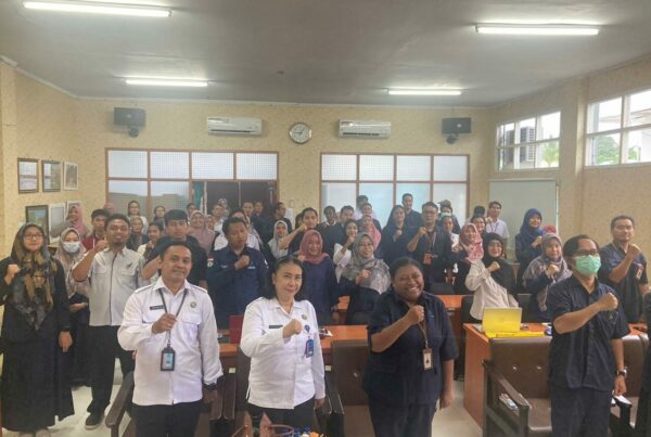 DETEKSI DINI PENYALAHGUNAAN NARKOTIKA MELALUI TES URINE DILINGKUNGAN BPOM MANOKWARI