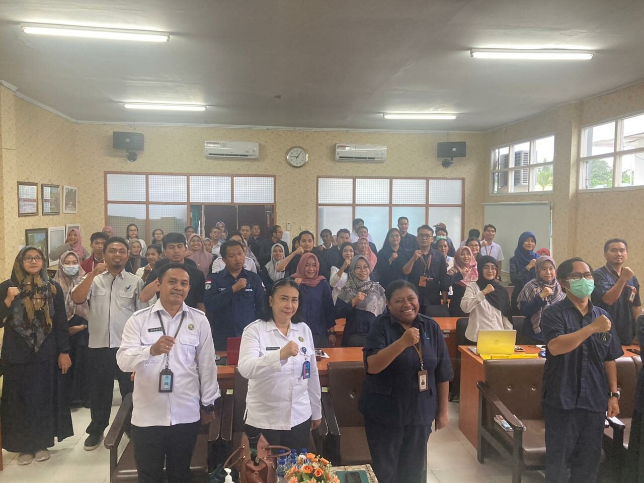DETEKSI DINI PENYALAHGUNAAN NARKOTIKA MELALUI TES URINE DILINGKUNGAN BPOM MANOKWARI DETEKSI DINI PENYALAHGUNAAN NARKOTIKA MELALUI TES URINE DILINGKUNGAN BPOM MANOKWARI